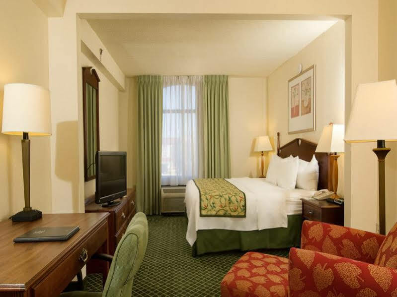Fairfield Inn And Suites Atlanta Airport South/Sullivan Road College Park Εξωτερικό φωτογραφία